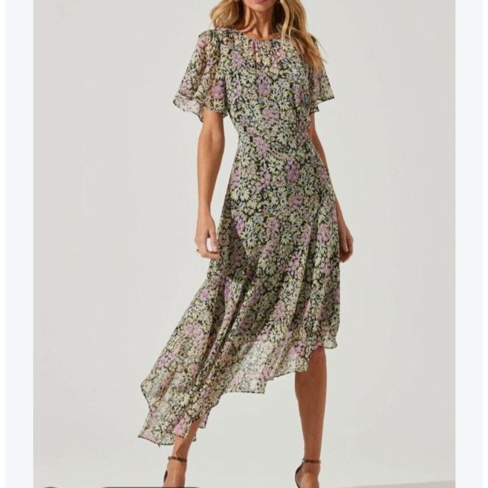 ASTR the Label Floral Maxi Dress Black Daisy Flutter Sleeve Asymmetrical. SZ L